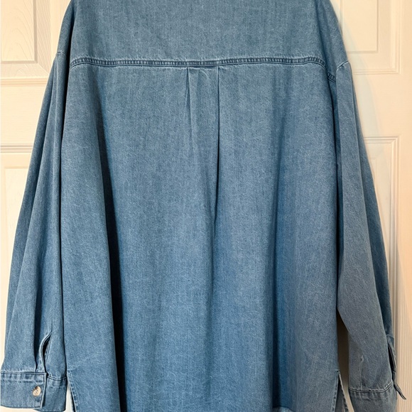 Oversized Denim Shirt with Raw Hem (Great for layering!) ee:some 1 XL NEW! - Picture 2 of 2